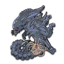 Load image into Gallery viewer, &quot;3D XENOMORPH&quot; PIN PATCHLAB
