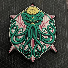 Load image into Gallery viewer, CTHULHU AWAKEN PATCHLAB.DE
